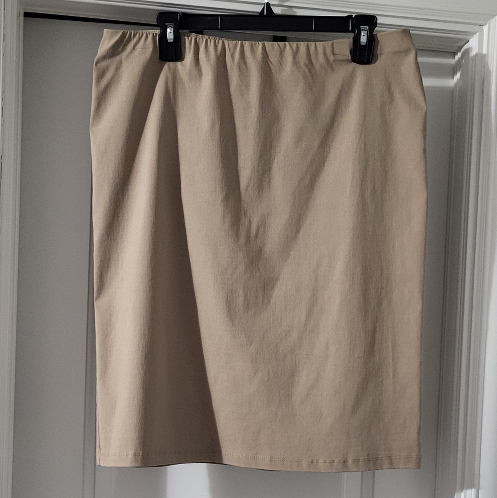 89th & Madison Beige Pencil Skirt